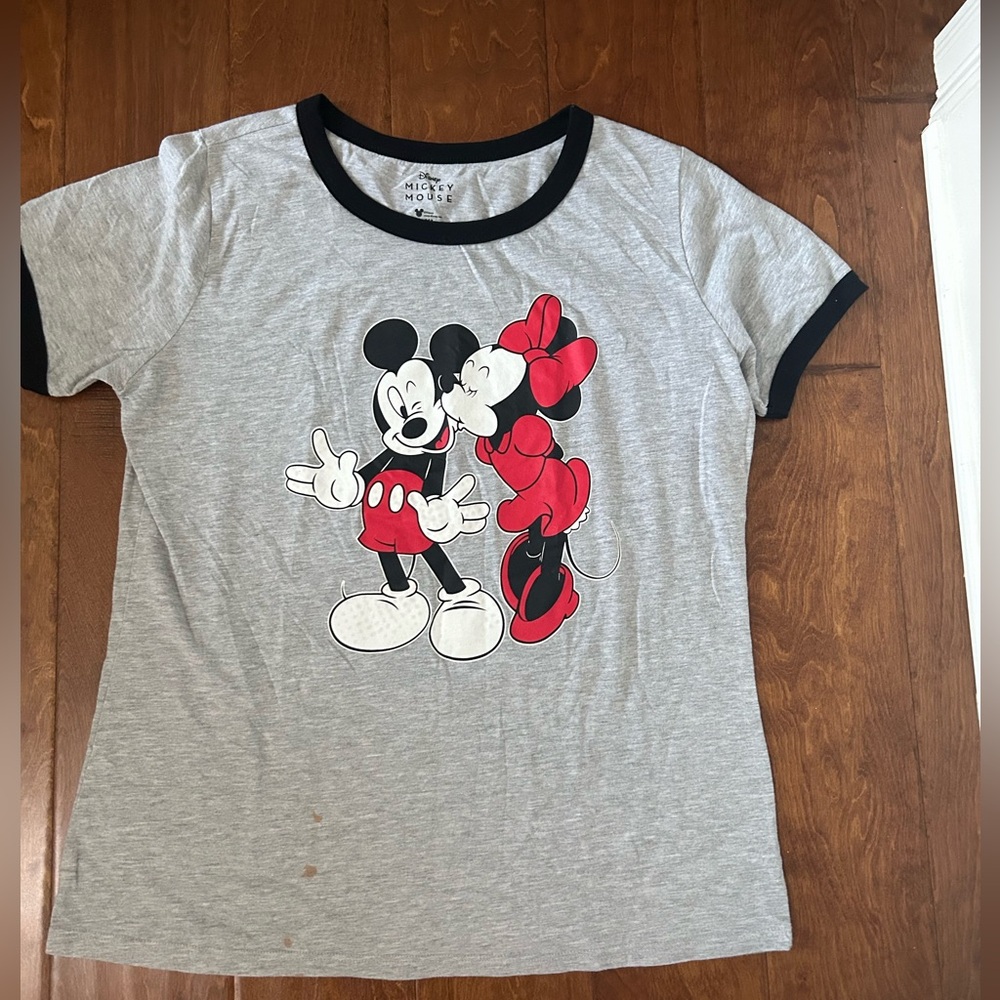 Size XL Disney Mickey and Minnie Mouse Shirt
